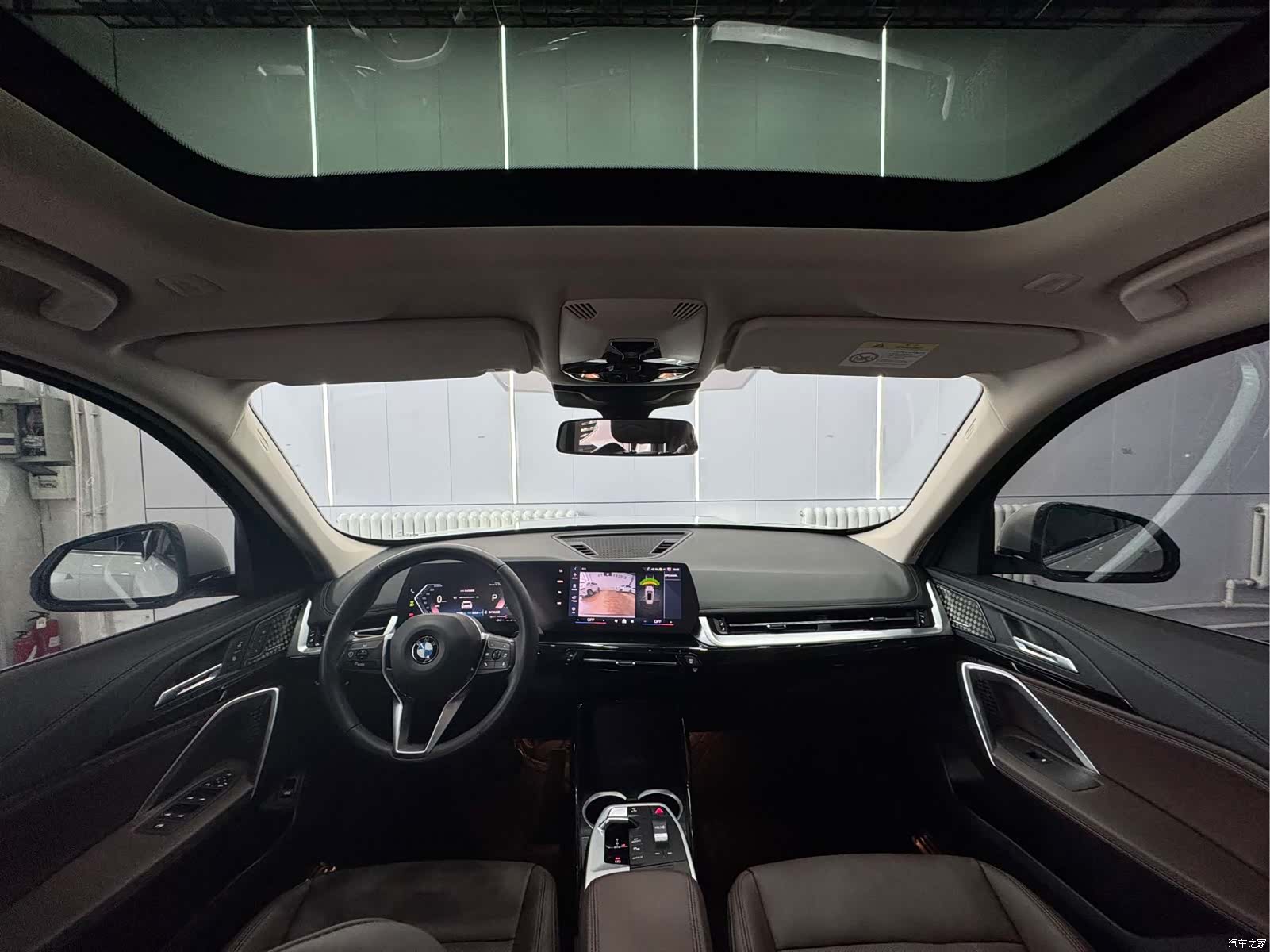 BMW X1, 2023 все фото