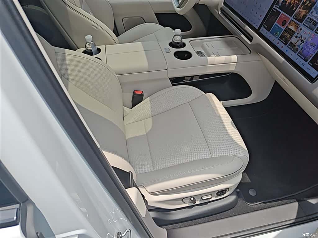 Li Auto i8, 2026 25