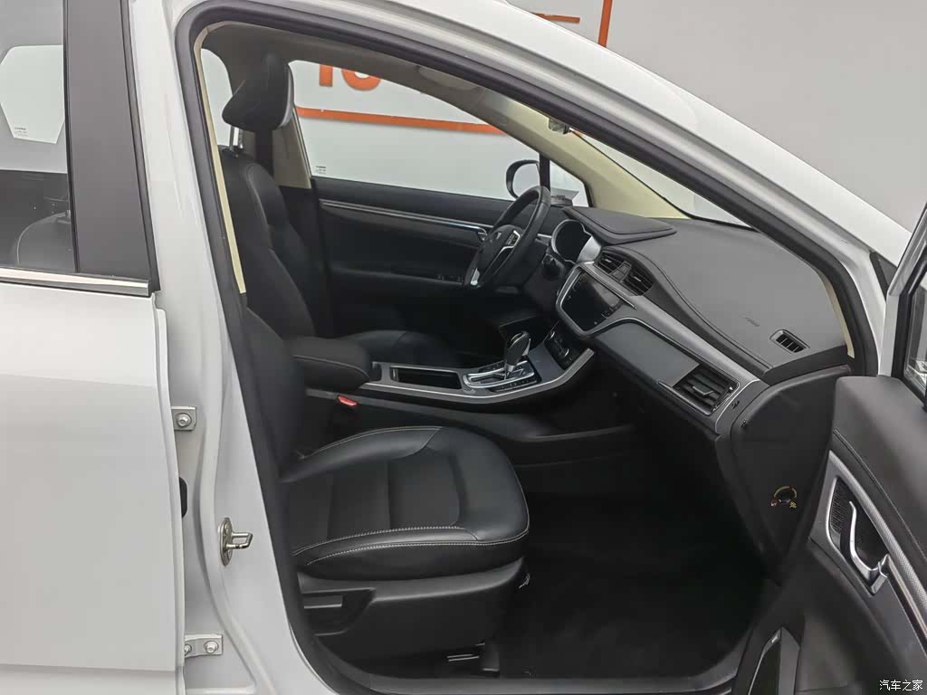 Geely Emgrand, 2018 23