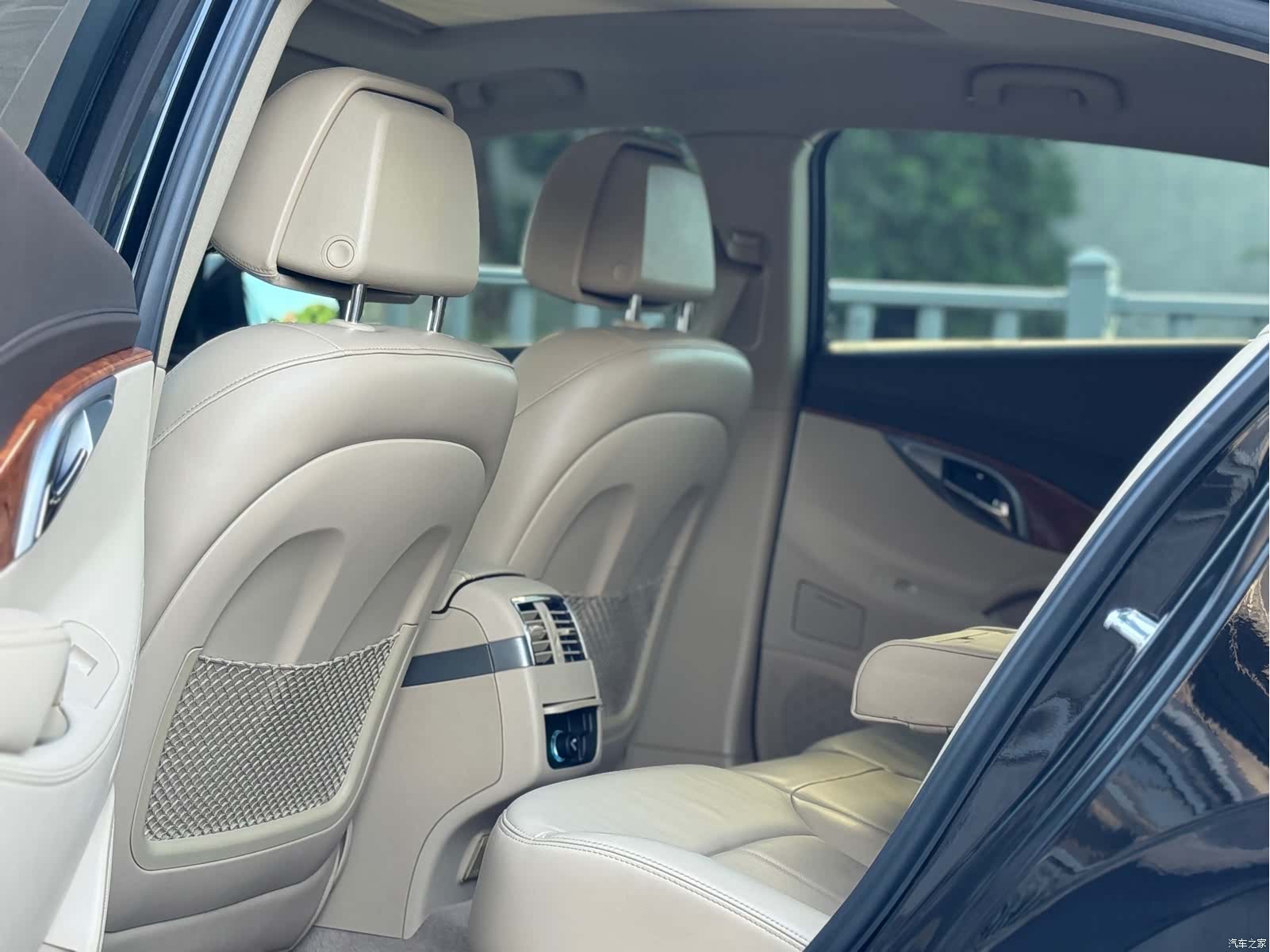 Buick LaCrosse, 2010 6