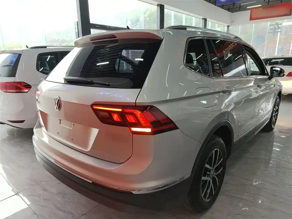 Volkswagen Tiguan L