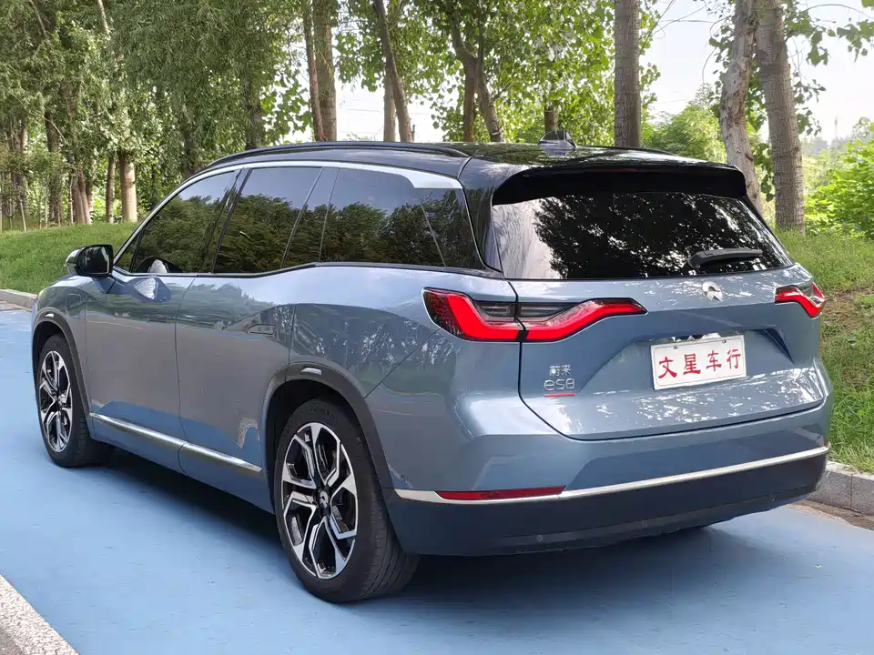 NIO ES8
