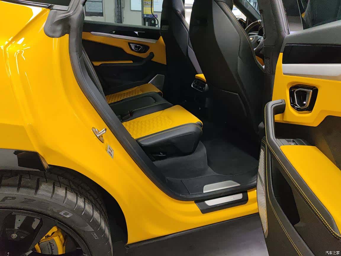 Lamborghini Urus, 2022 11