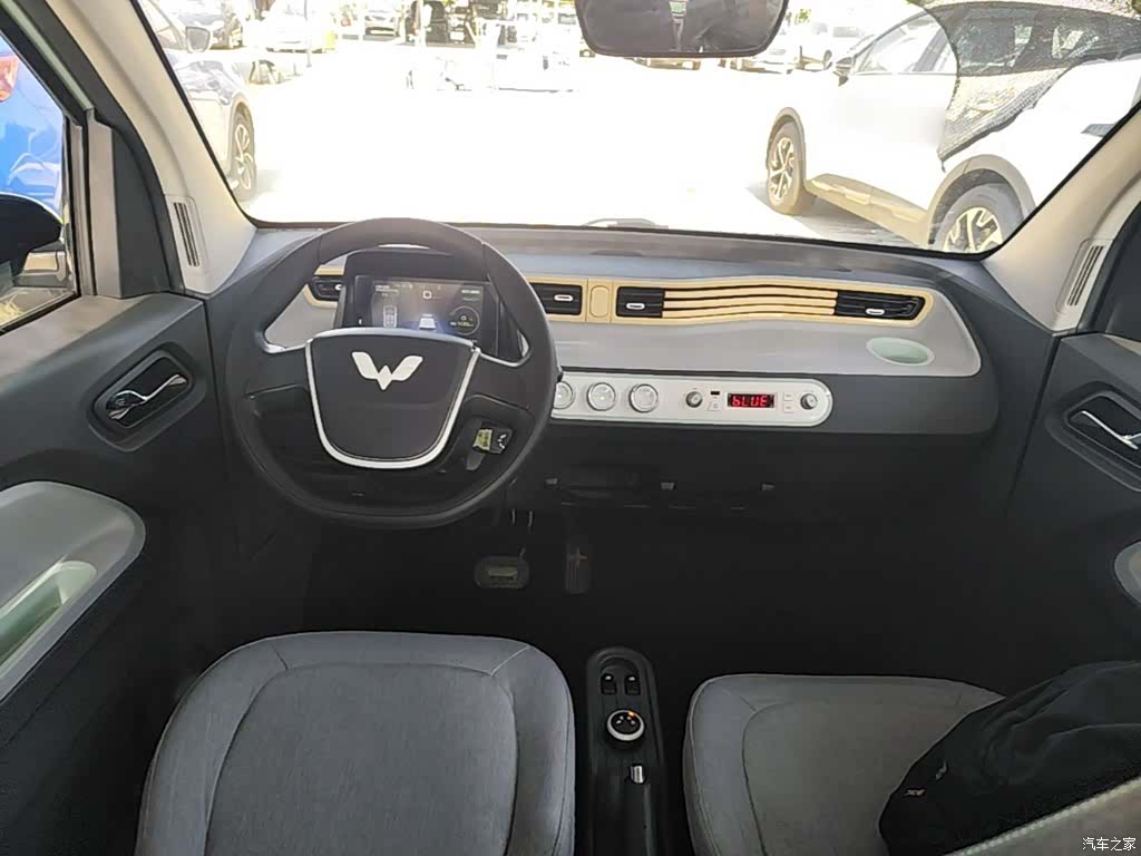 Wuling MINIEV, 2021 10