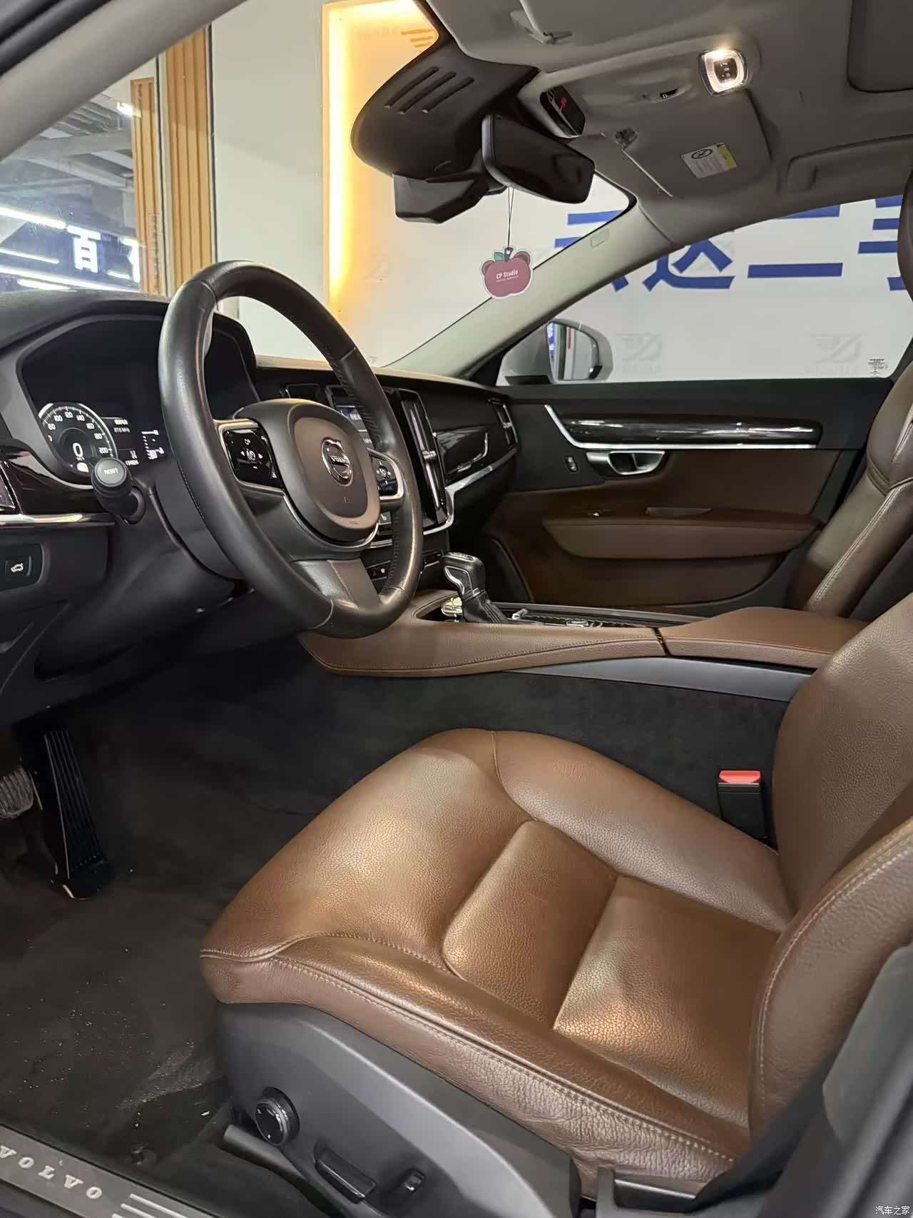 Volvo S90, 2019 все фото