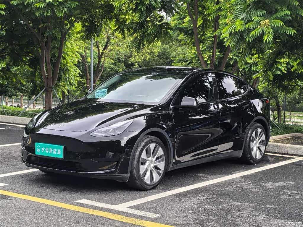 Tesla Model Y, 2022 1