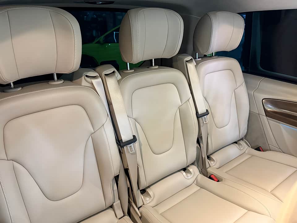 Mercedes-Benz V-class