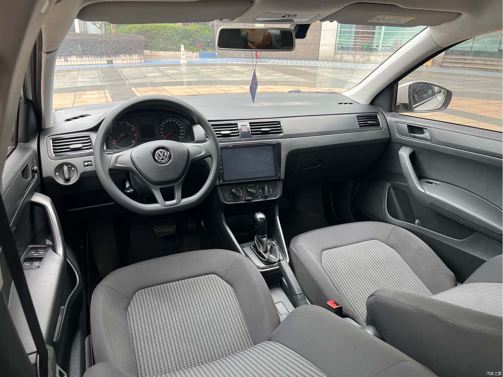 Volkswagen Santana, 2018 11