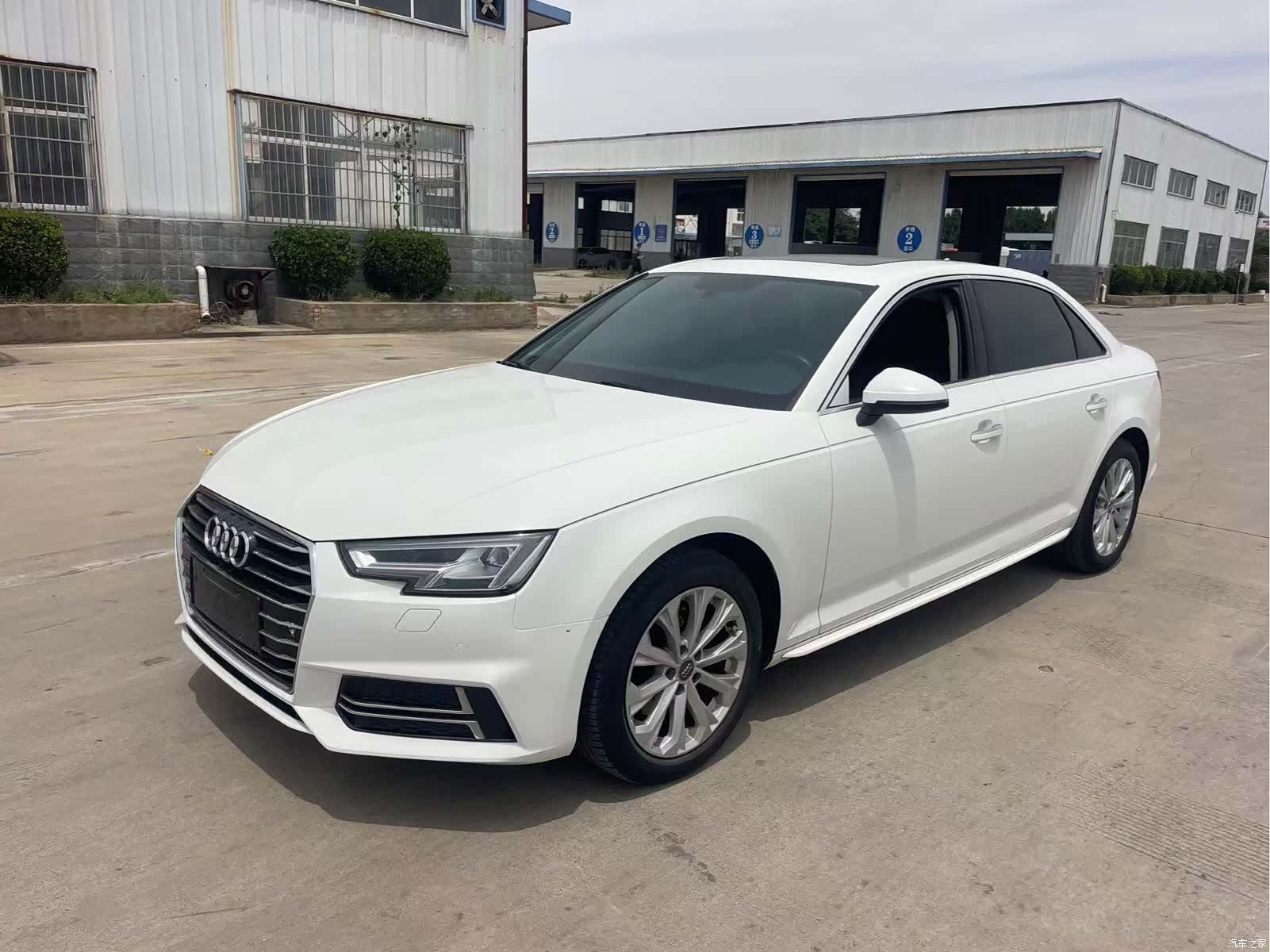 Audi A4L, 2019 1
