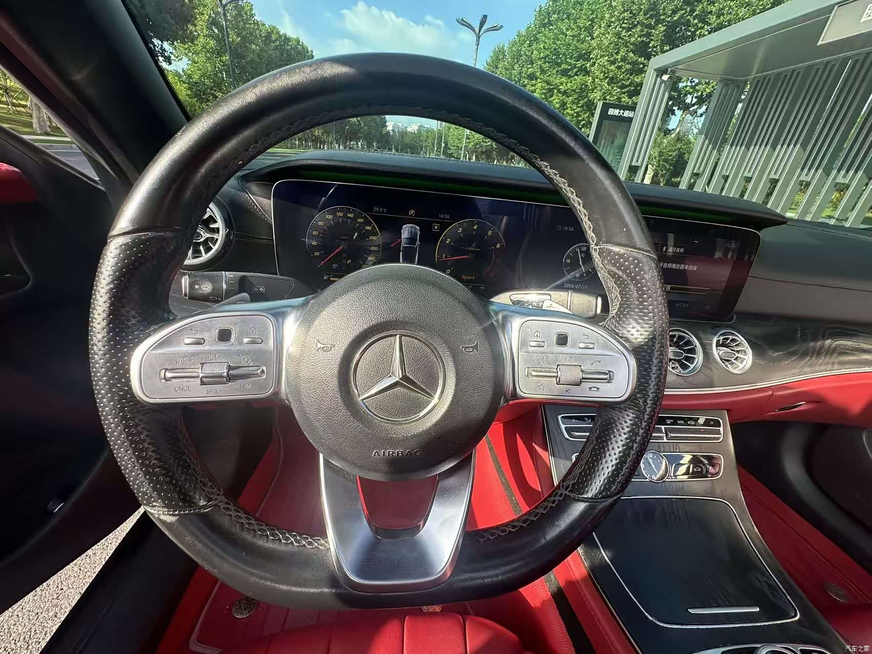 Mercedes-Benz E-Class, 2019 4