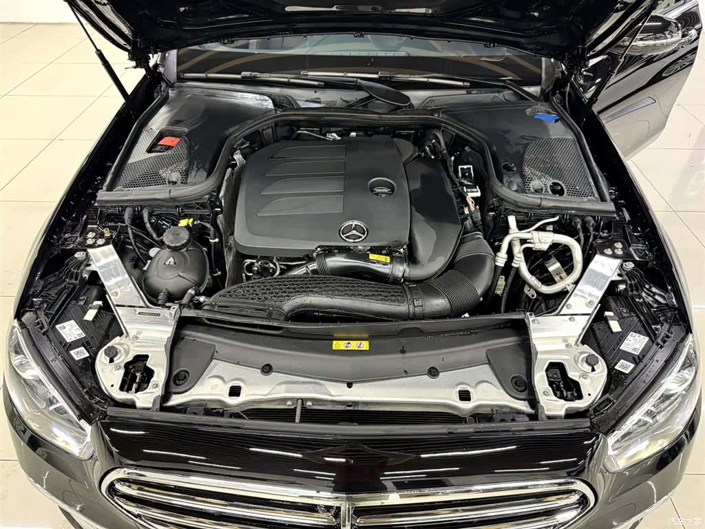 Mercedes-Benz E-Class, 2023 21