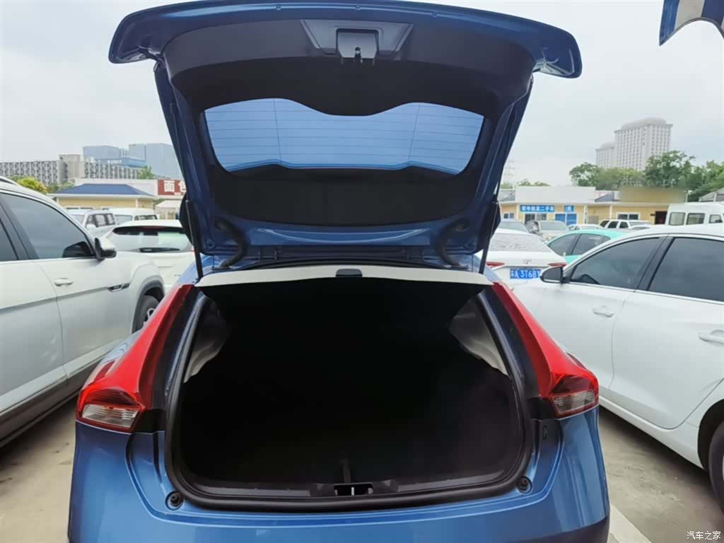 Volvo V40, 2016 19