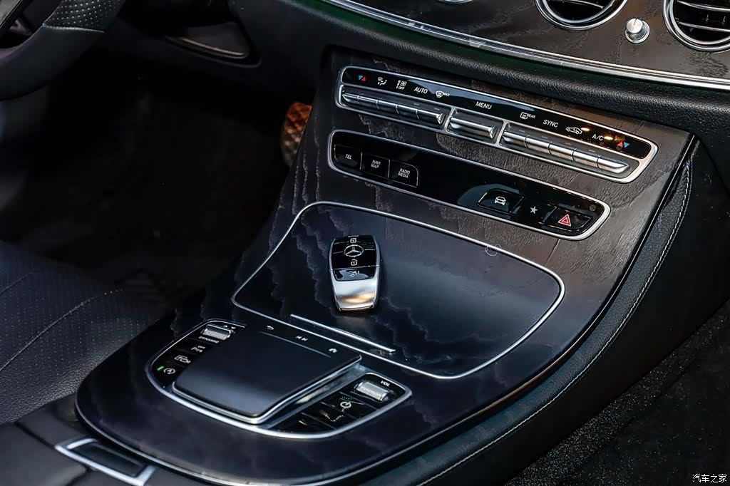 Mercedes-Benz E-Class, 2021 26