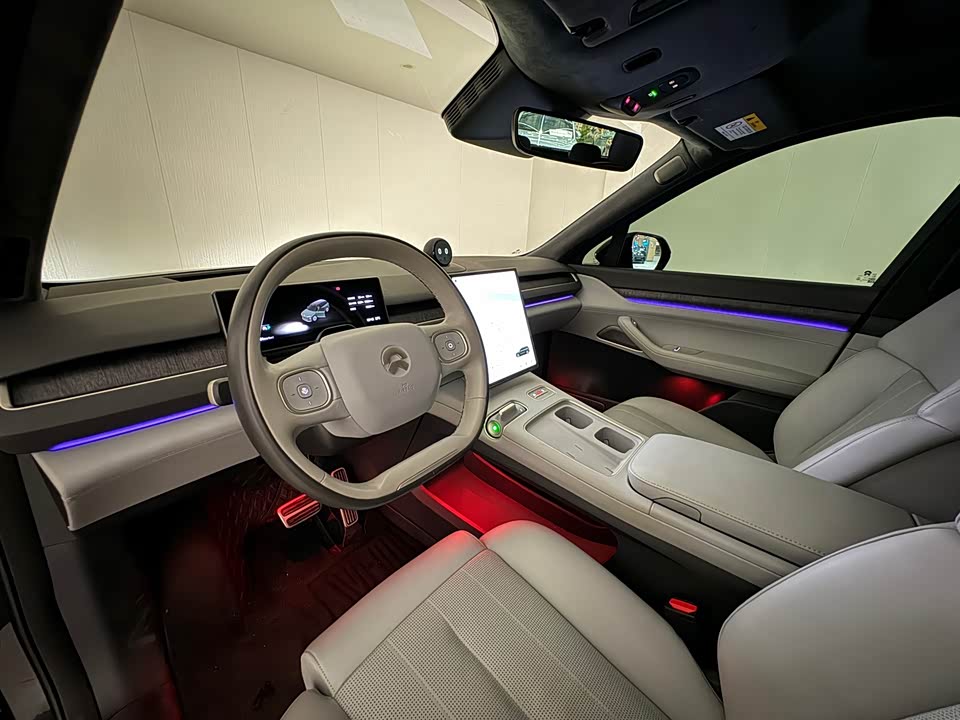 NIO ES8