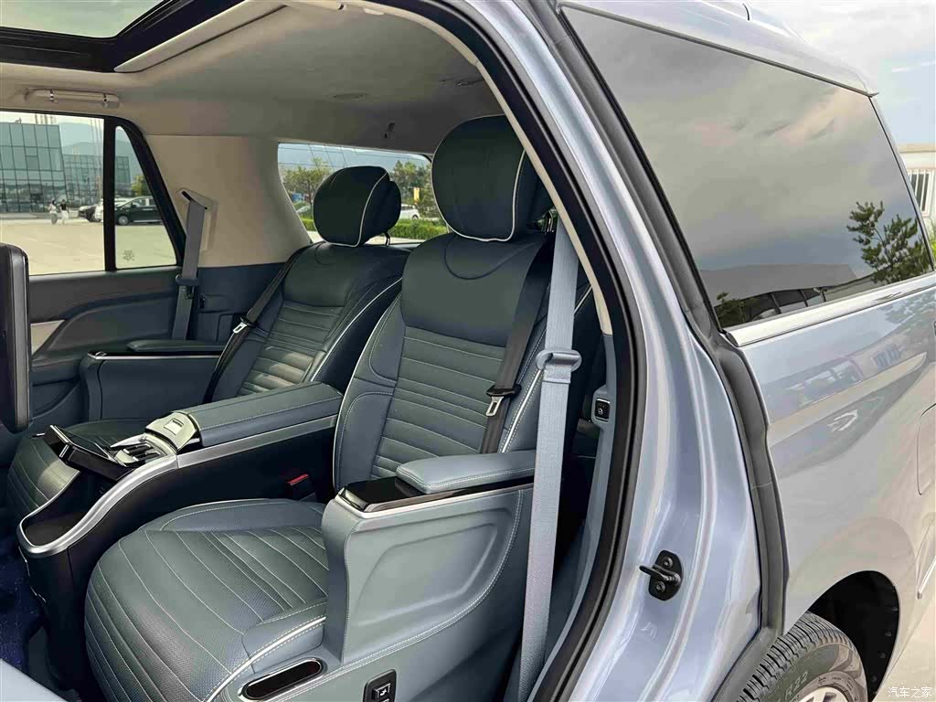 Lincoln Navigator, 2019 12