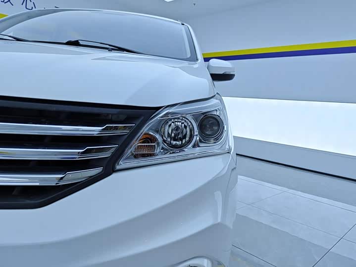 BAIC Huansu H3 2016 H3 F 1.5L МКПП Премиум
