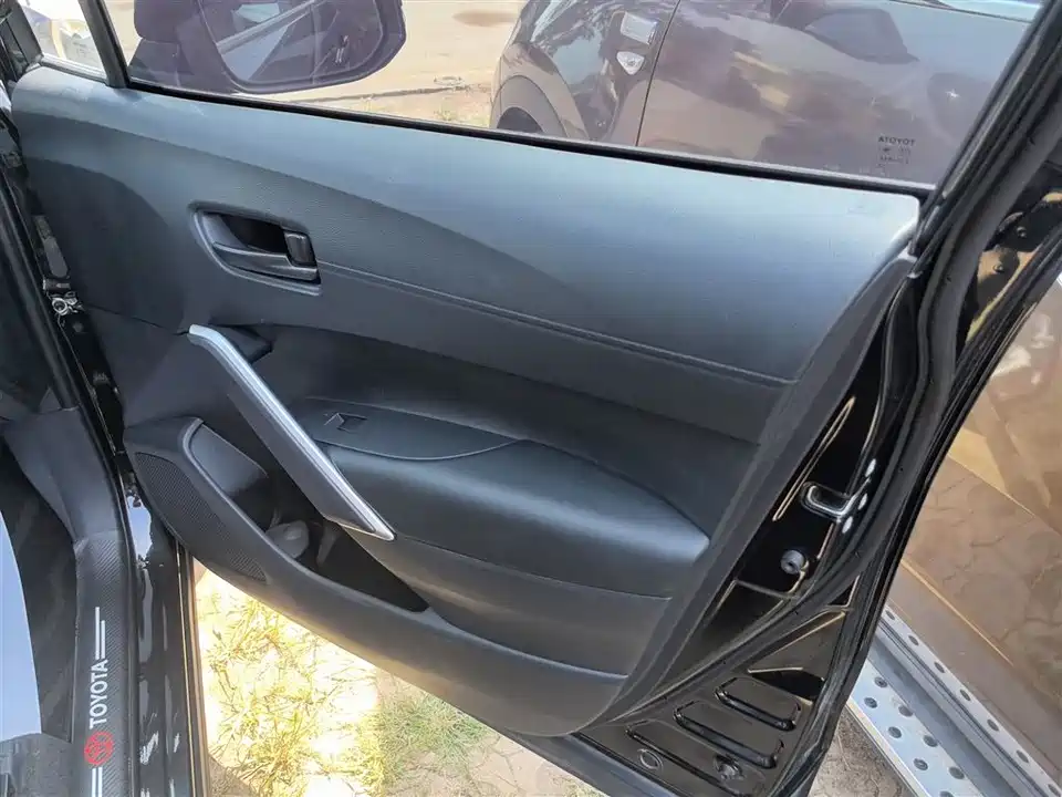 Toyota Corolla Sharp amplifier