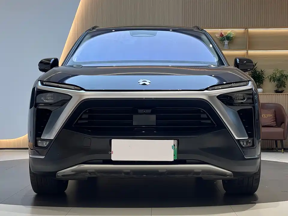 NIO ES8