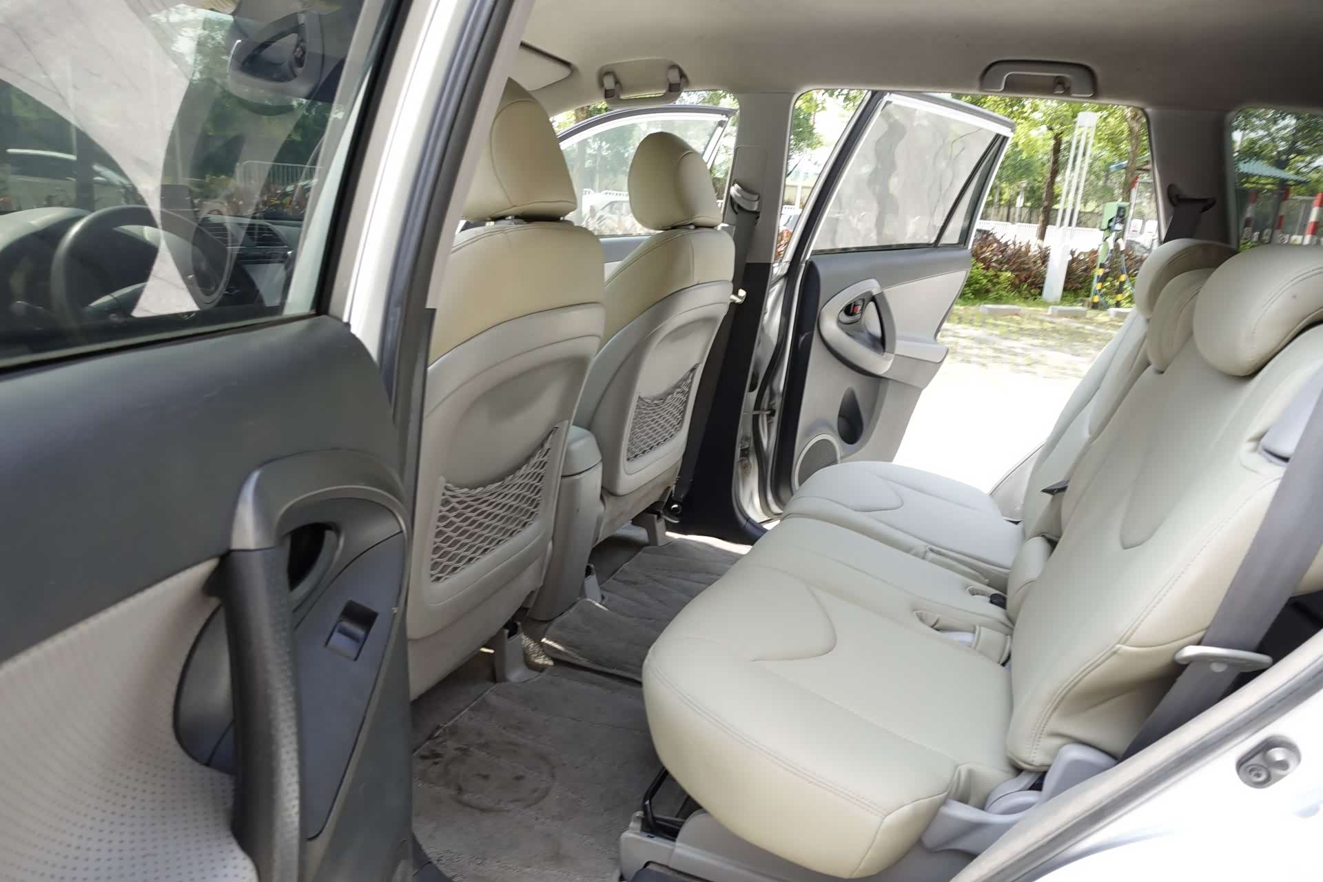 Toyota RAV4, 2012 6