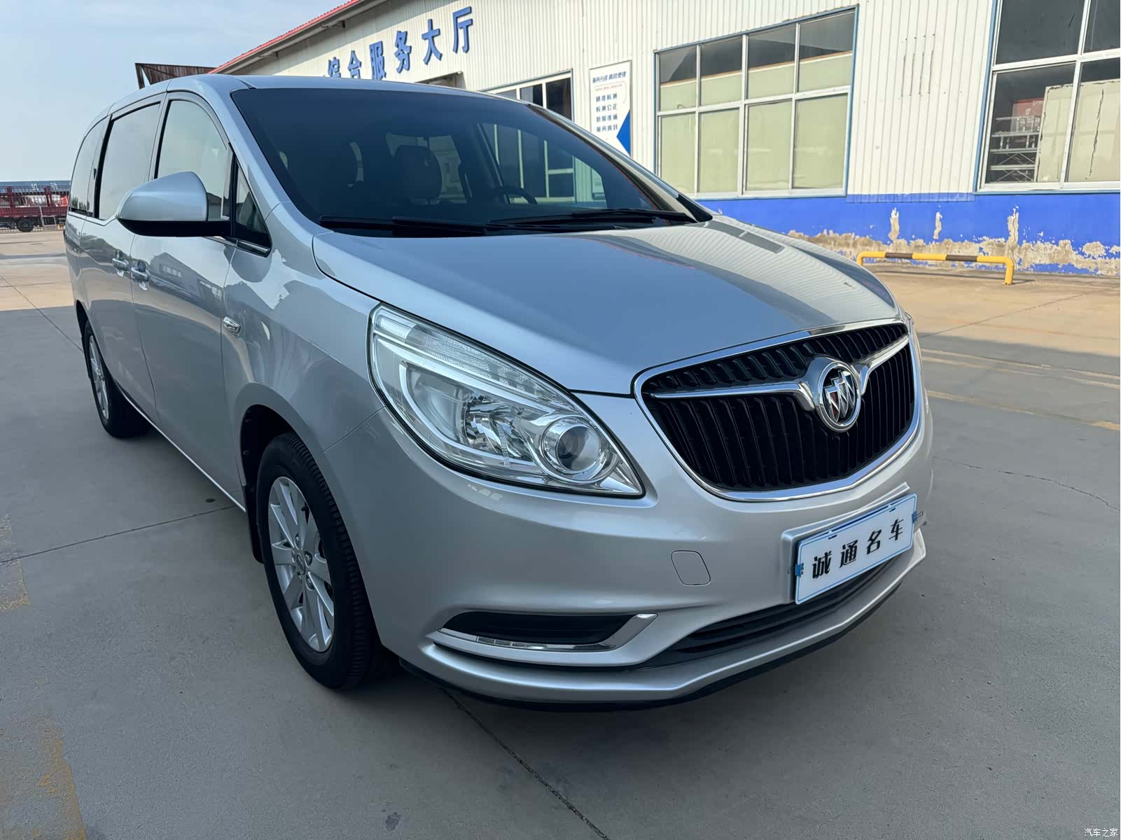 Buick GL8, 2014 3