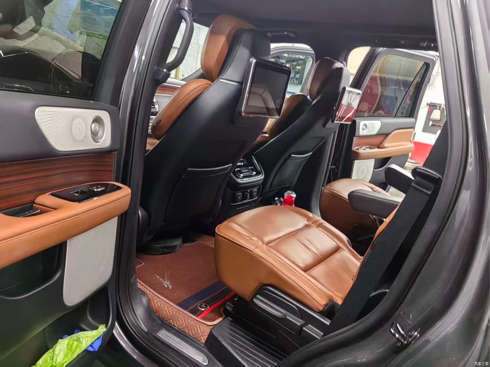 Lincoln Navigator, 2018 3
