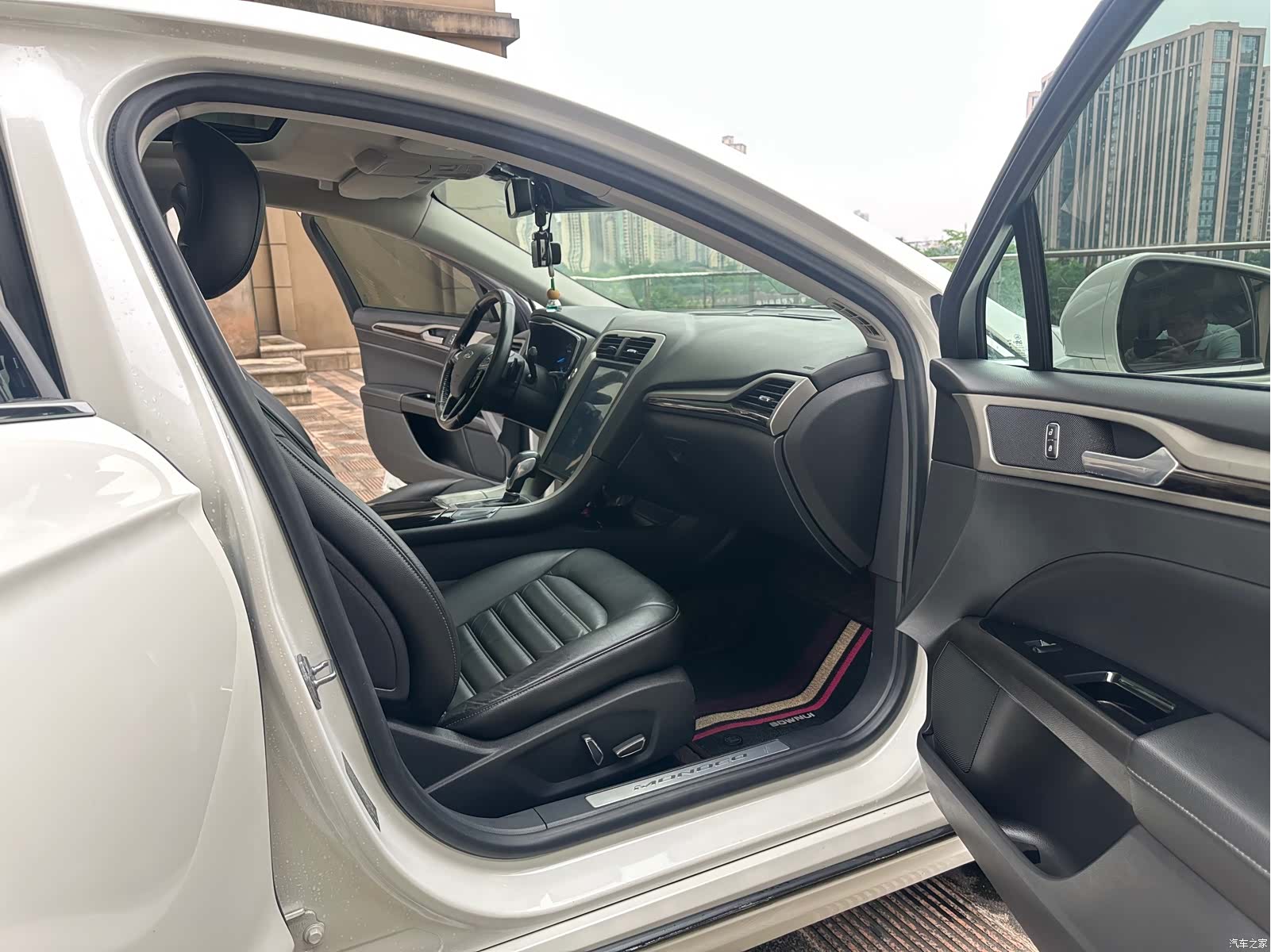 Ford Mondeo, 2014 12
