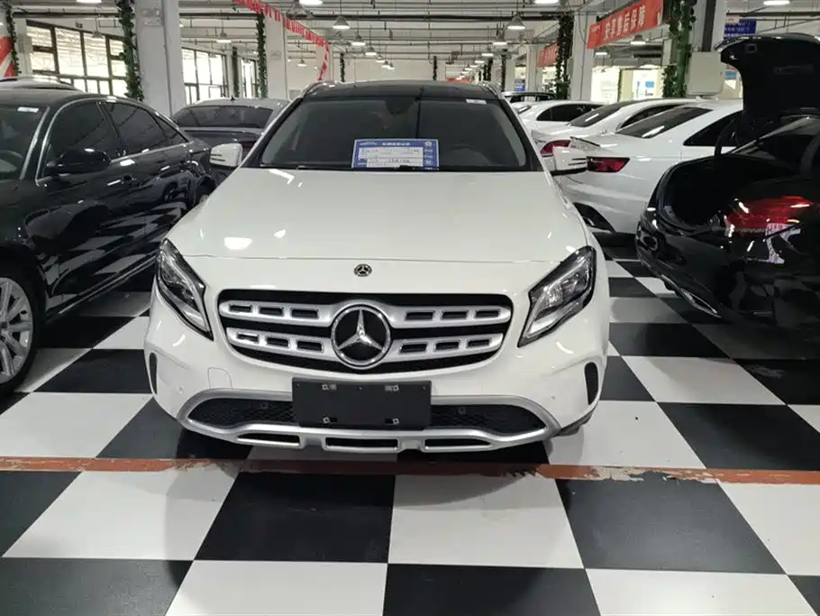 Mercedes-Benz GLA