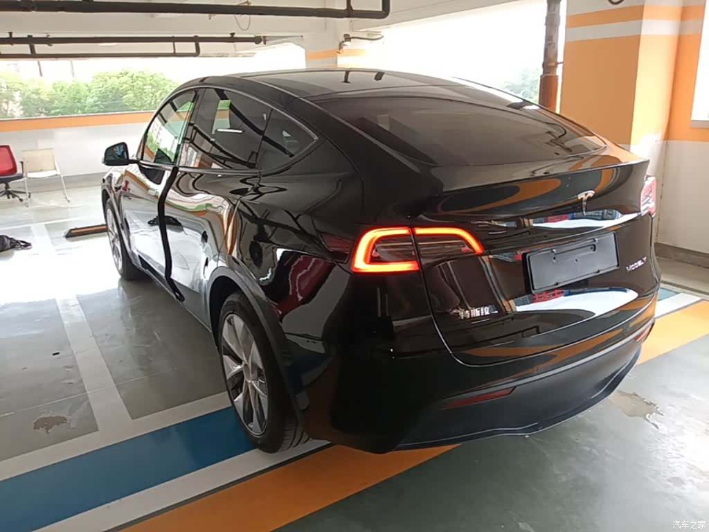Tesla Model Y, 2022 все фото