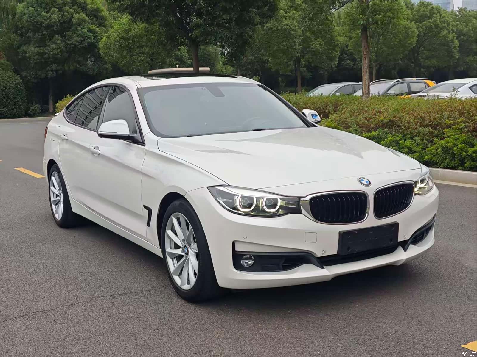 BMW 3 Series, 2018 все фото