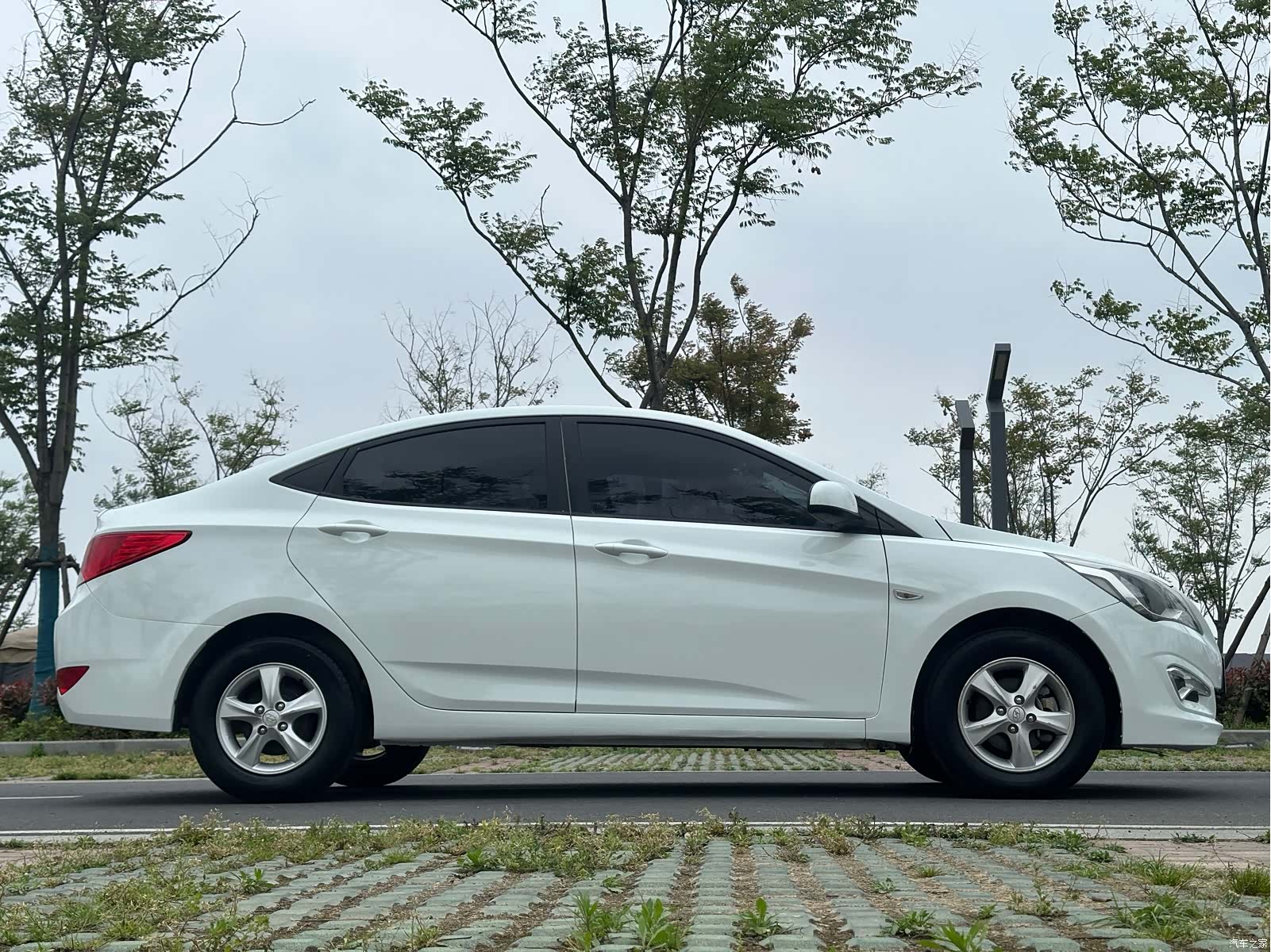 Hyundai GLS, 2014 7