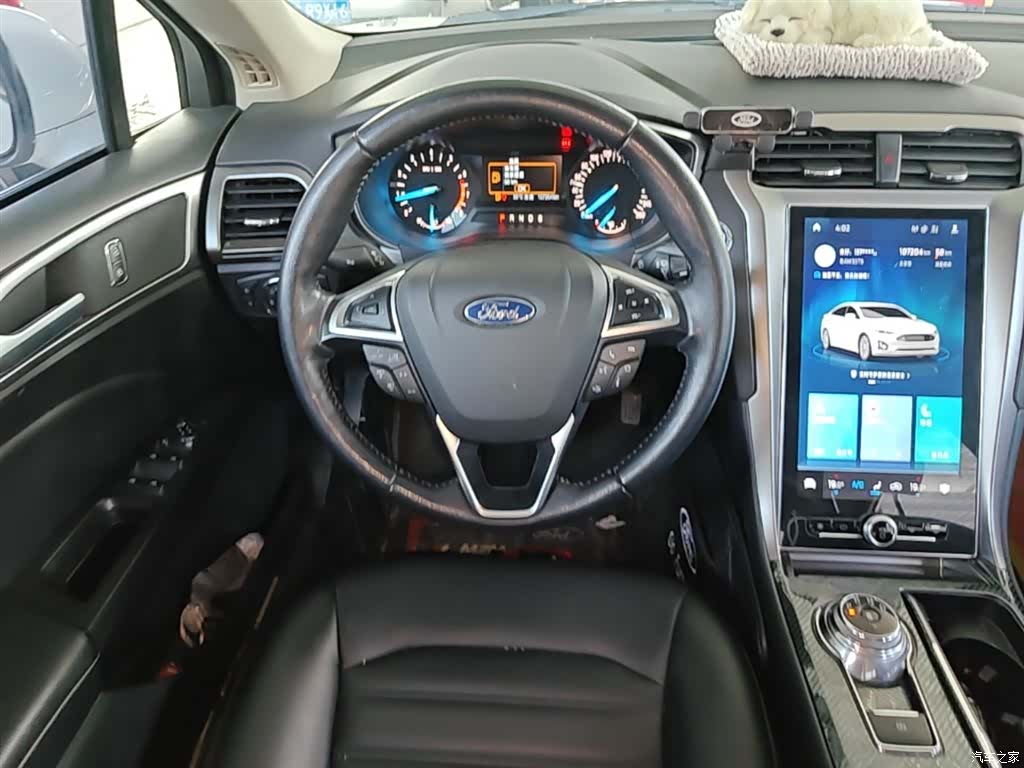 Ford Mondeo, 2022 3