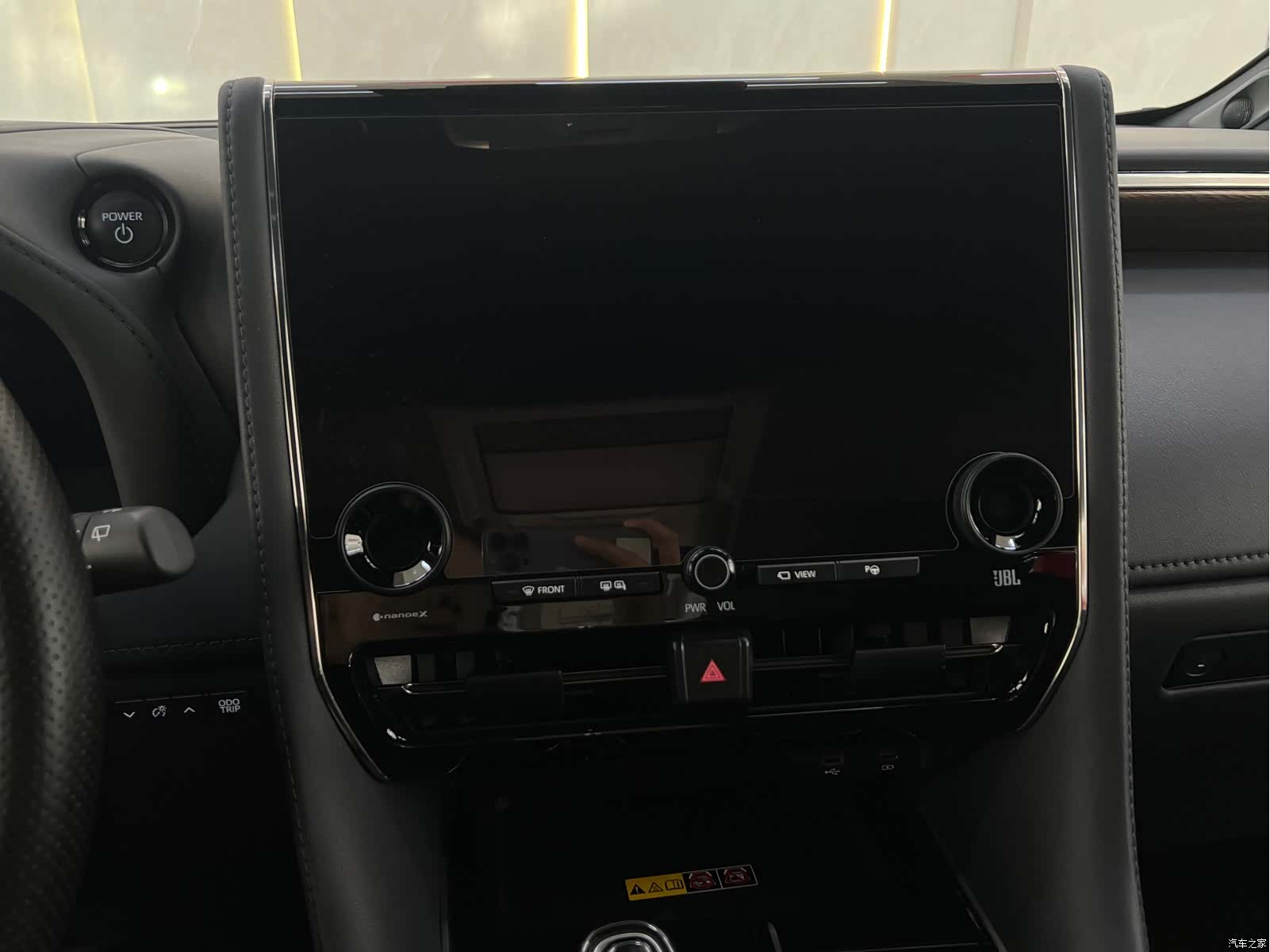 Toyota Vellfire, 2024 15