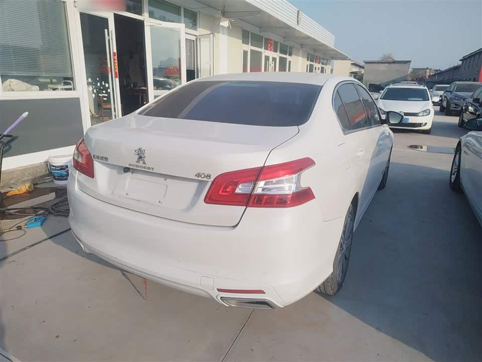 Peugeot 408