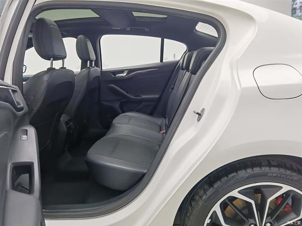 Ford Focus, 2020 15