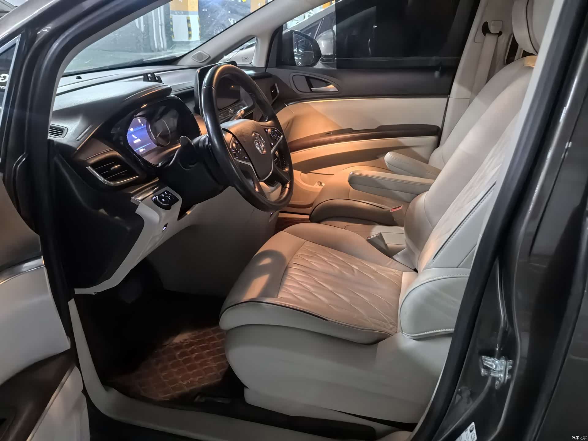 Buick GL8, 2022 2