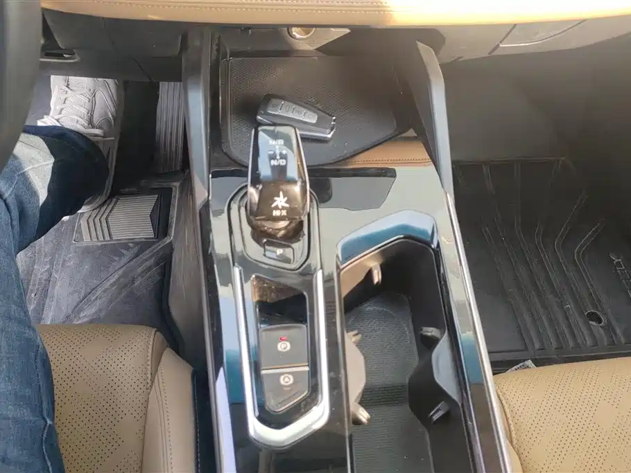 Geely Emgrand L HiP Geely Emgrand L HiP
