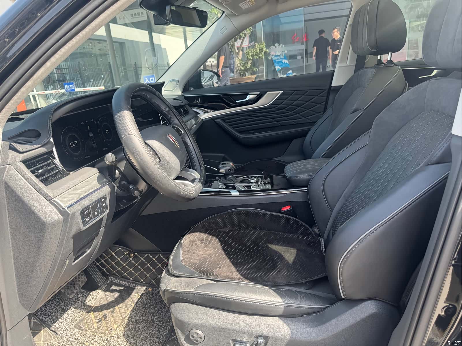 Hongqi HS5, 2022 13