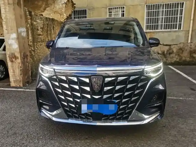Roewe iMAX8