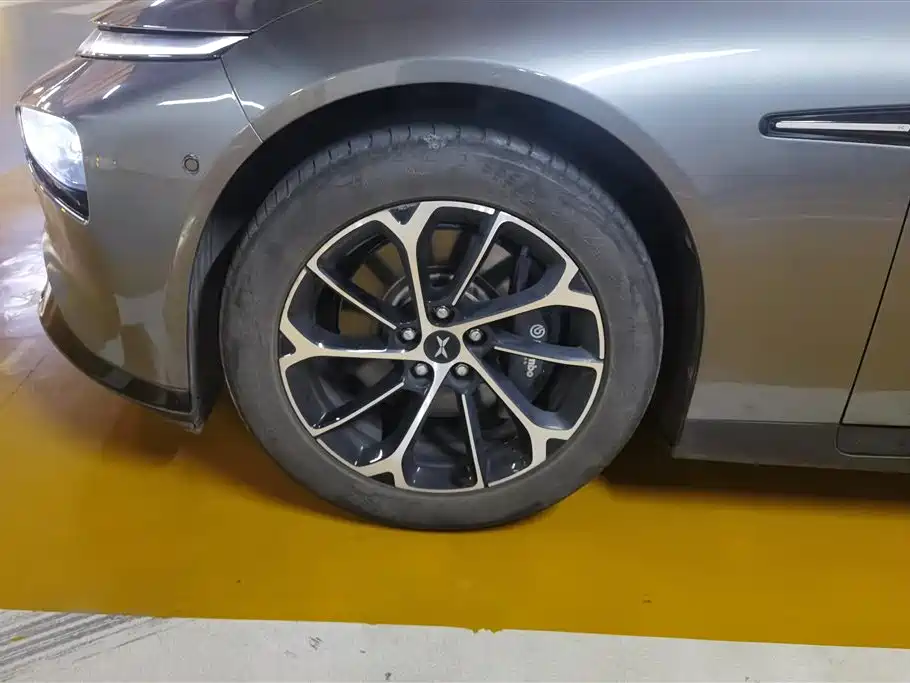 XPENG P7