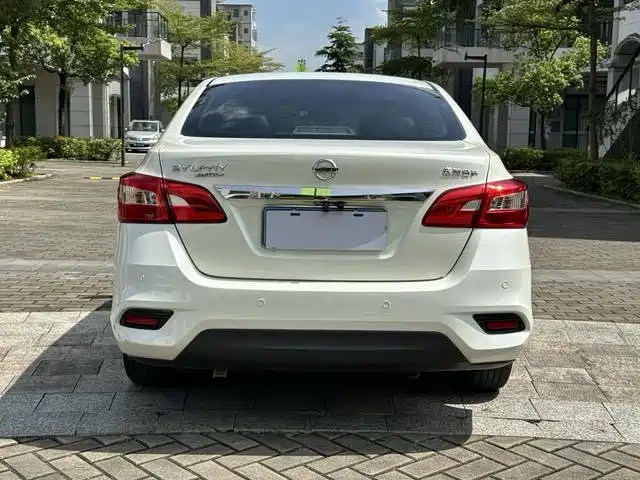 Nissan Xuan Yi