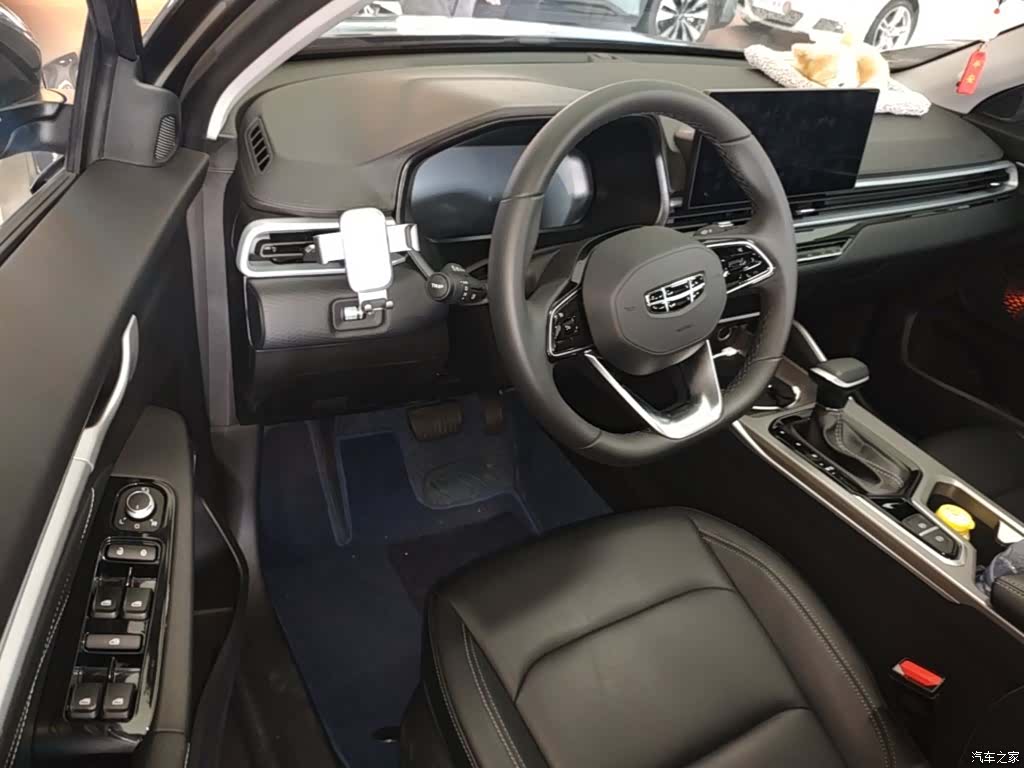 Geely Emgrand, 2025 16
