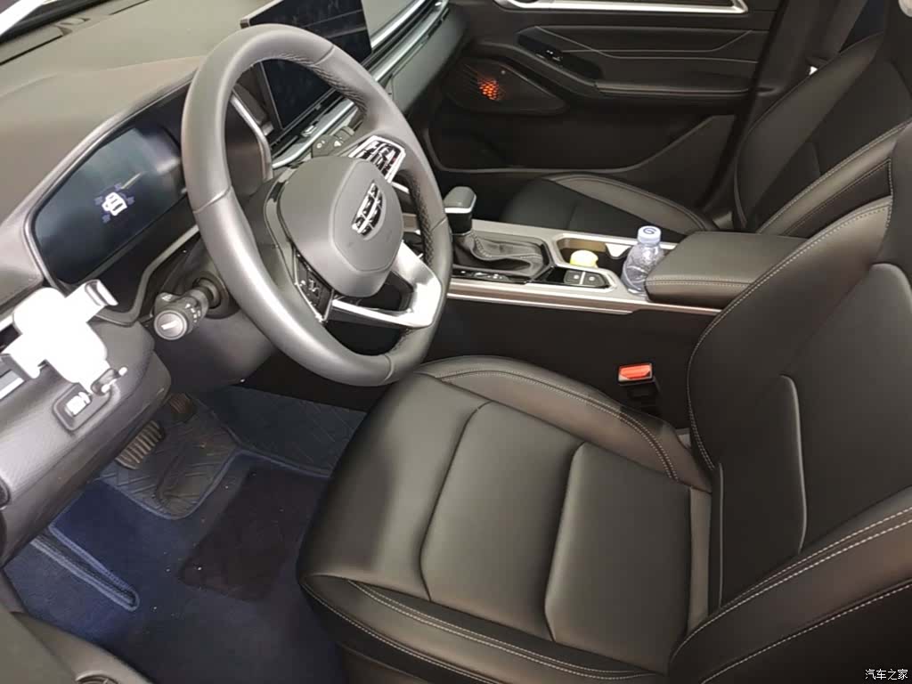 Geely Emgrand, 2025 15