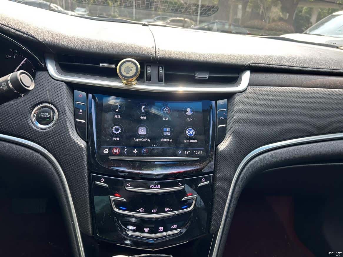 Cadillac XTS, 2018 13