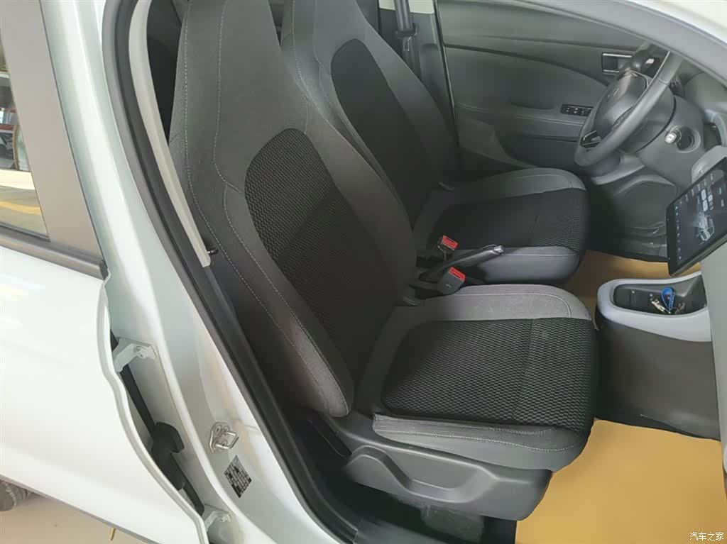 Leapmotor T03, 2021 25