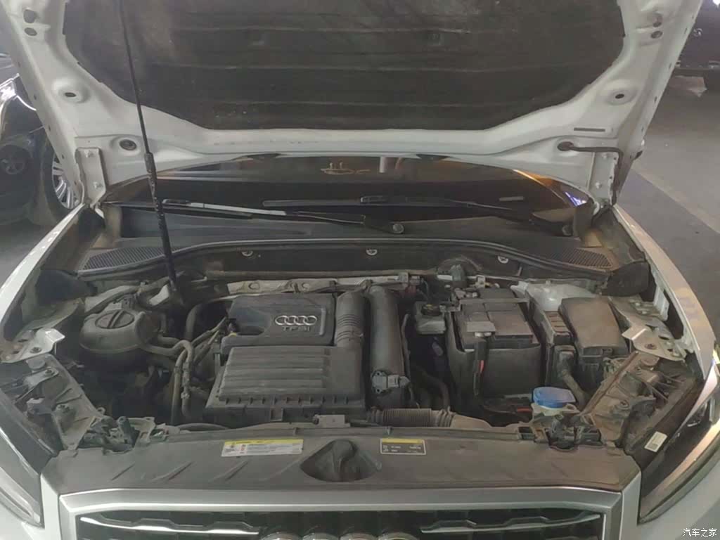 Audi Q2L, 2019 20