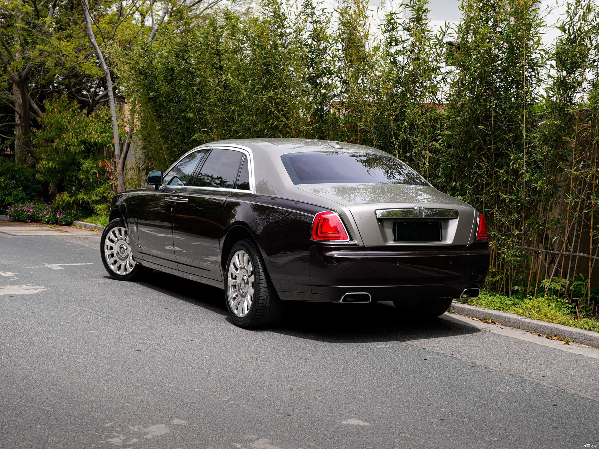 Rolls-Royce Ghost, 2016 8