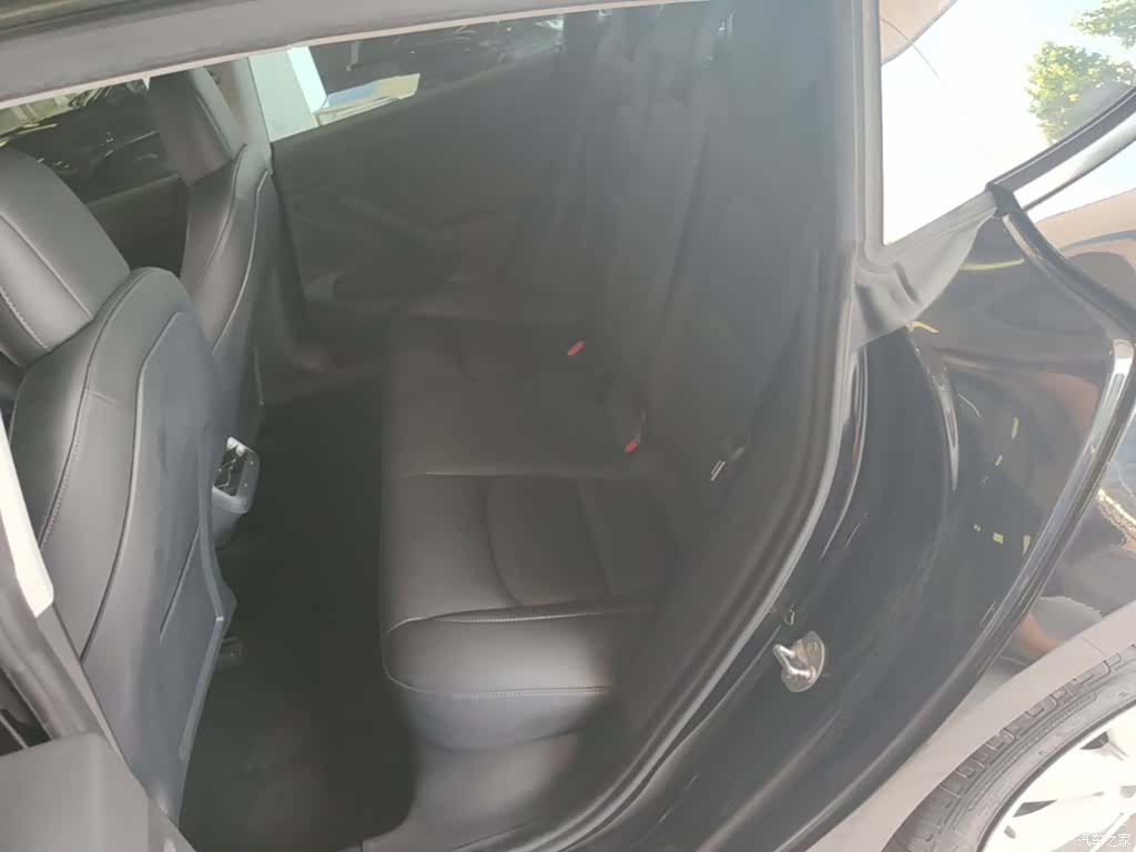 Tesla Model 3, 2021 17