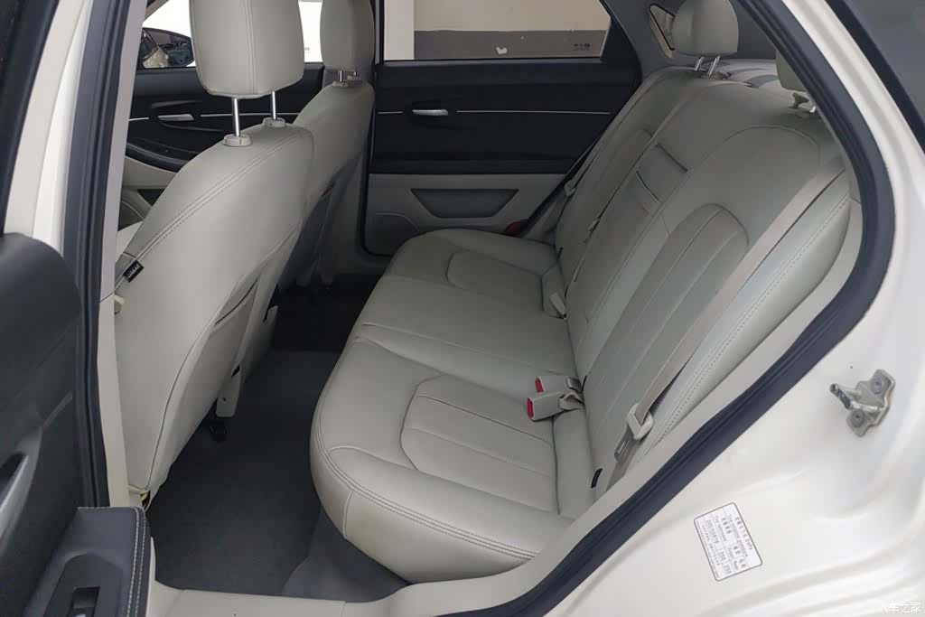 BAIC D50, 2016 11