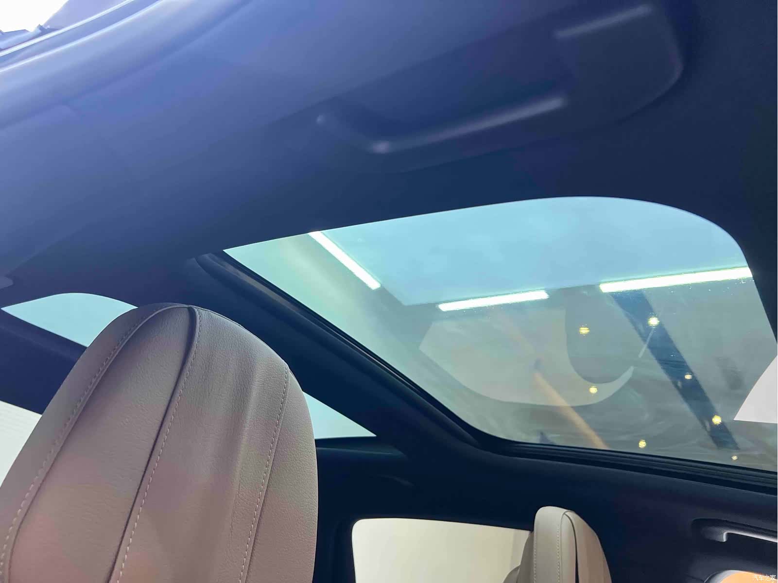 Mercedes-Benz E-Class, 2024 14