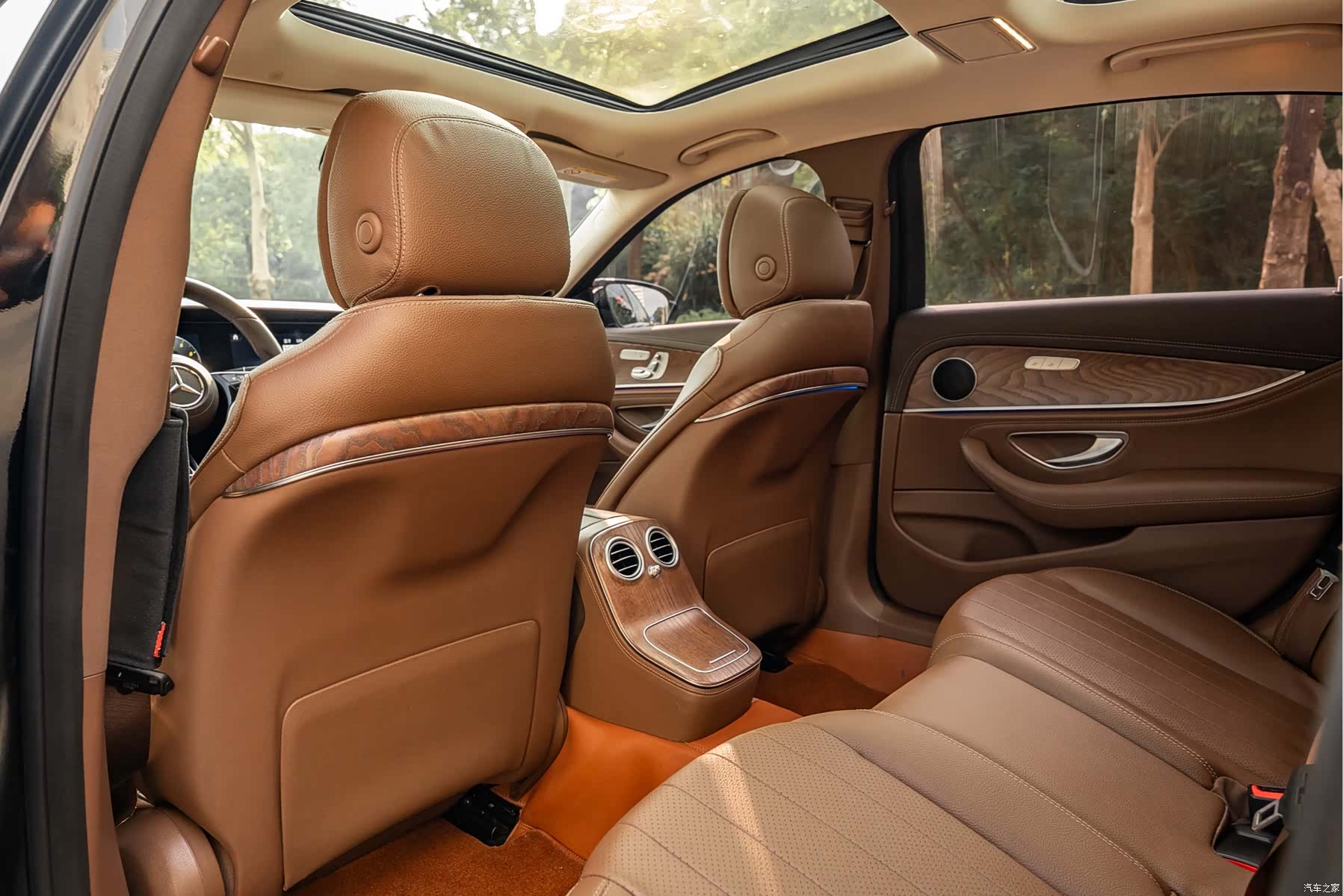 Mercedes-Benz E-Class, 2022 6